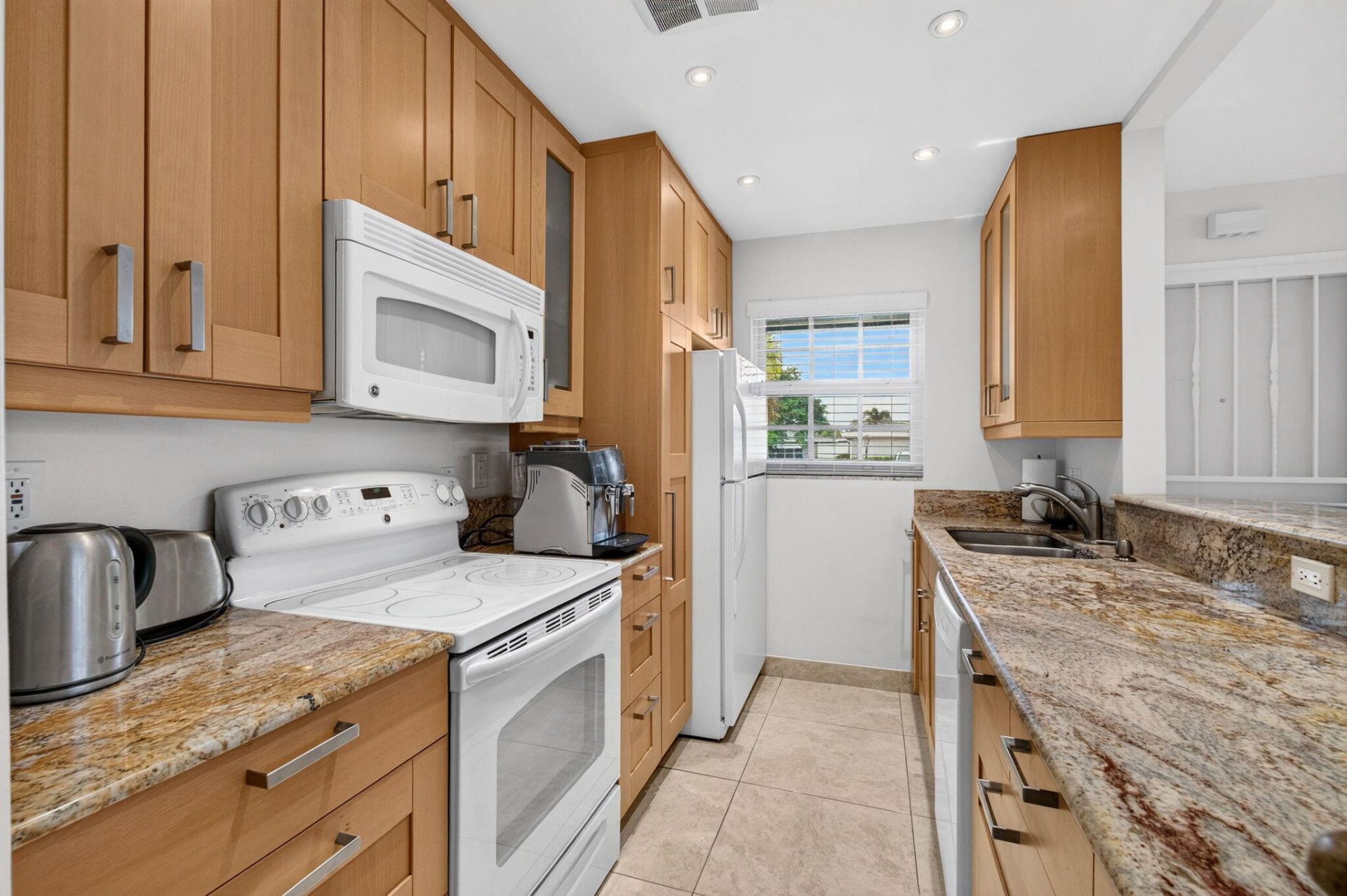 702 South Drive, Unit A, Delray Beach, FL 33445 Photo