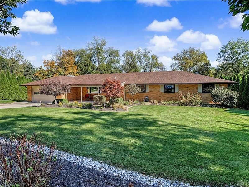 4070 Woodedge Drive, Bellbrook, OH 45305 Photo 4