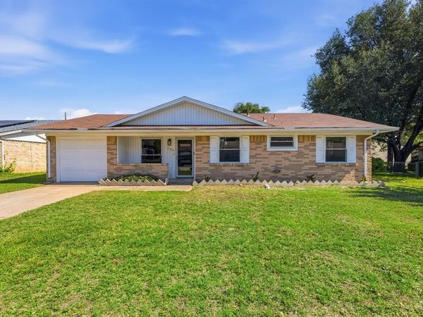 206 Rockaway Drive, Duncanville, TX 75116