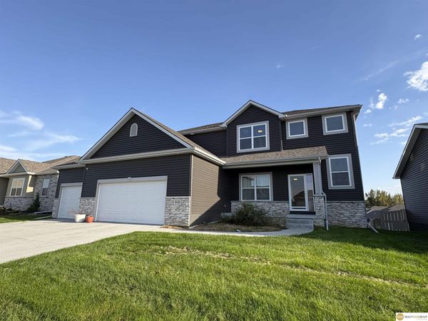 21131 Meredith Avenue, Elkhorn, NE 68022