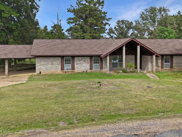 2450 S Pine Lea Drive, Jackson, MS 39209