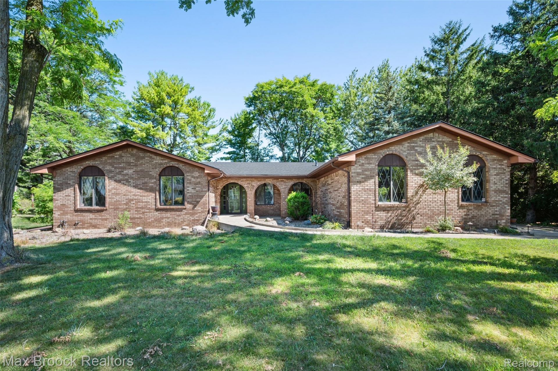 31034 Berryhill Street, Farmington Hills, Mi 48331 Main Photo