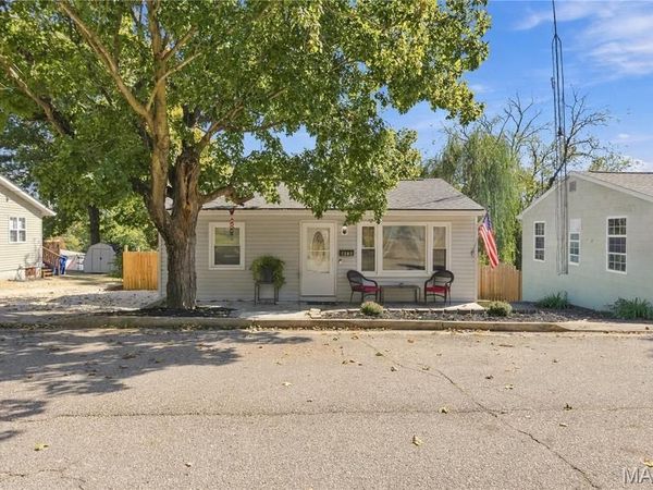 1307 S 3rd Street , De Soto, MO 63020