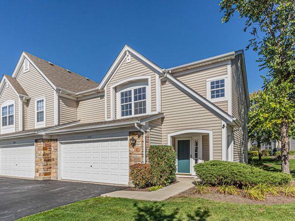 1530 E Chivalry Court , Palatine, IL 60074