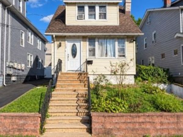 188 Floyd St, Belleville, NJ 07109