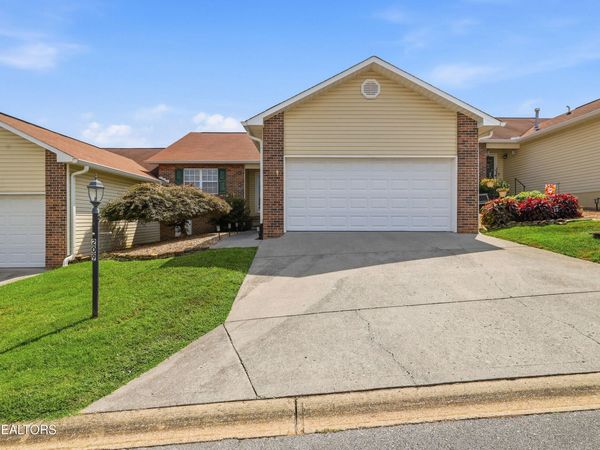 209 Executive Meadows Drive, Lenoir City, TN 37771