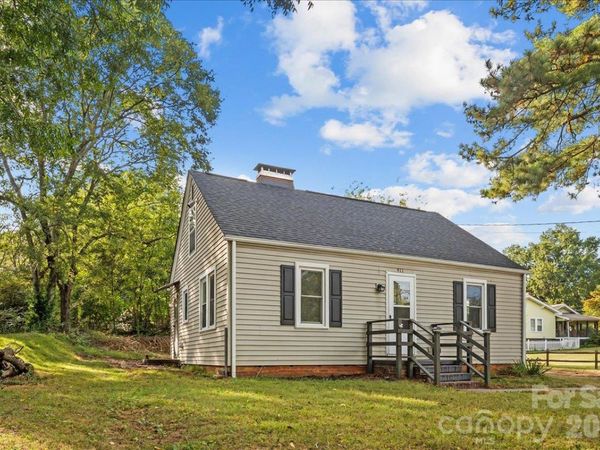 911 Carolina Avenue , Albemarle, NC 28001