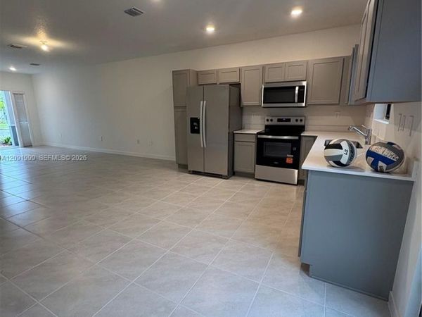 1435 NE 4th Ave , Florida City, FL 33034