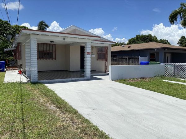 80 NW 60th Ct , Miami, FL 33126