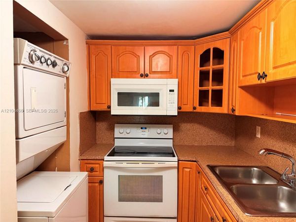 10000 NW 80th Ct , Unit 2227, Hialeah Gardens, FL 33016