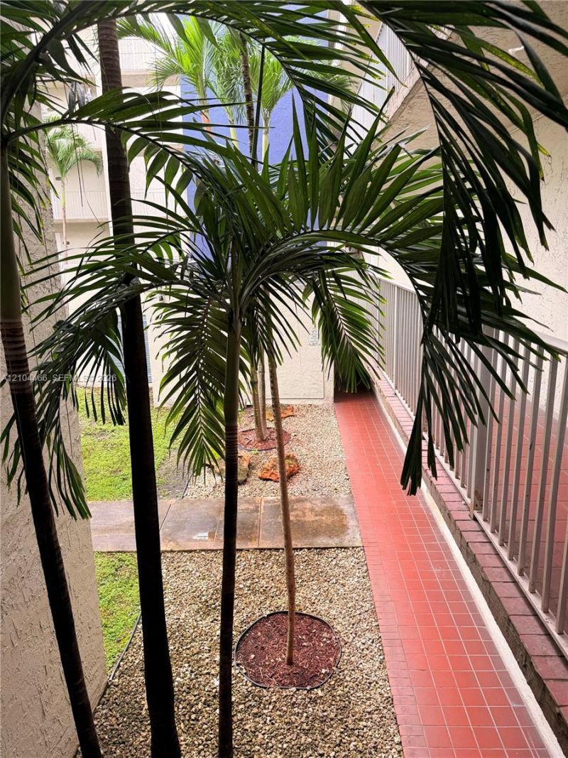 10000 NW 80th Ct, Unit 2227, Hialeah Gardens, FL 33016 Photo