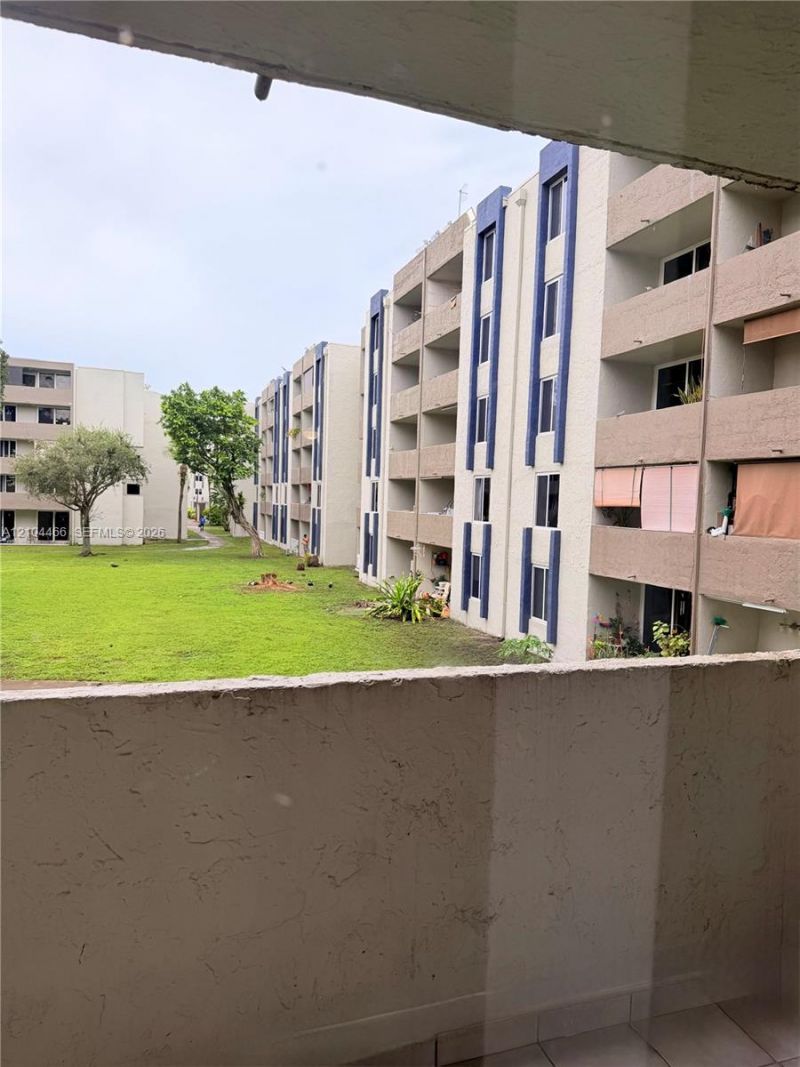10000 NW 80th Ct, Unit 2227, Hialeah Gardens, FL 33016 Photo