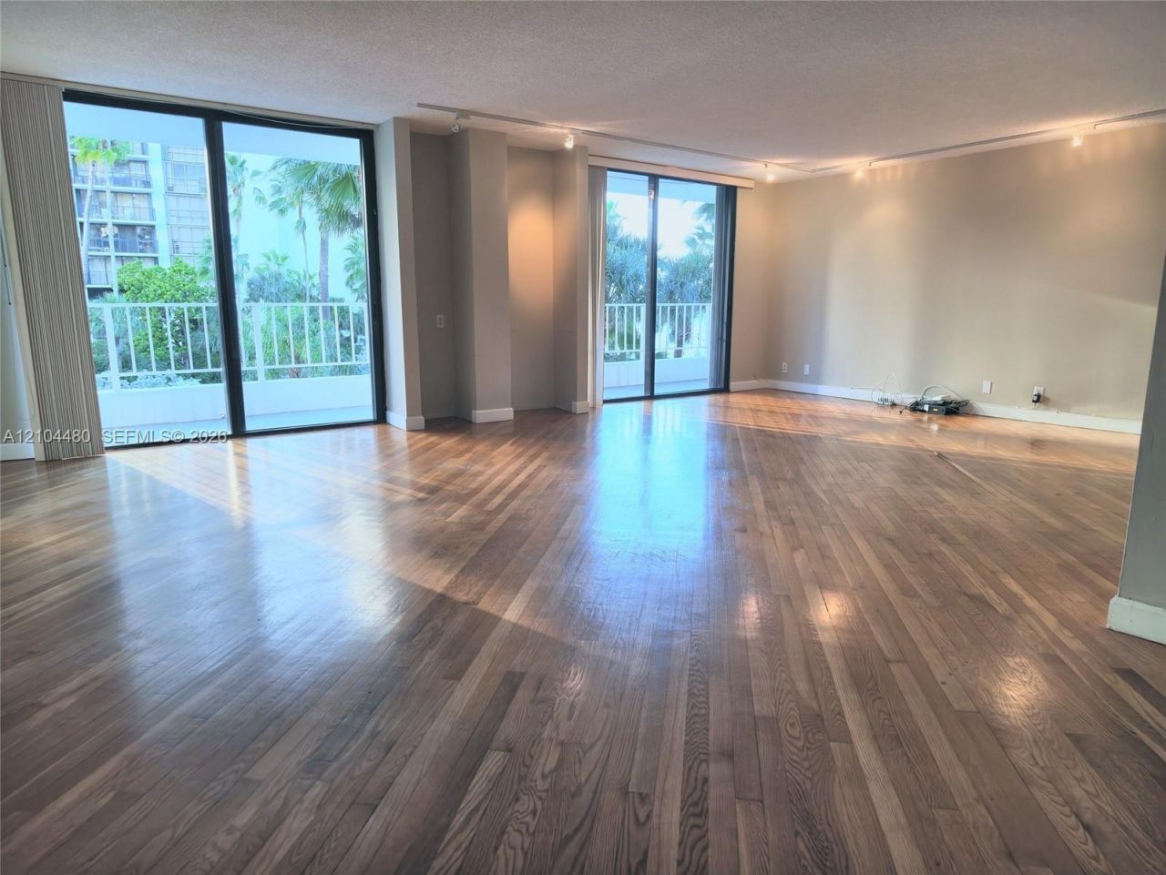200 SE 15th Rd, Unit 4I, Miami, FL 33129 Photo