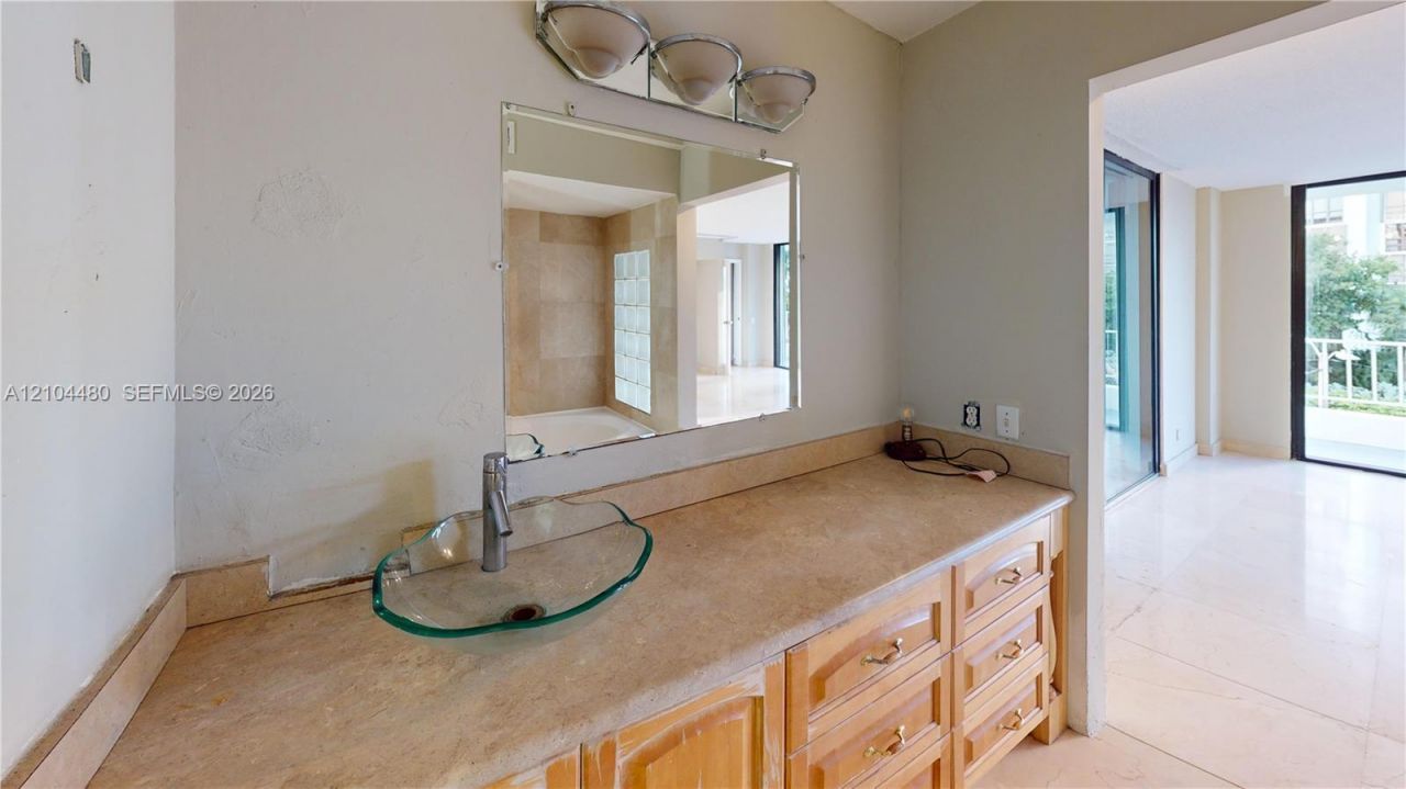 200 SE 15th Rd, Unit 4I, Miami, FL 33129 Photo