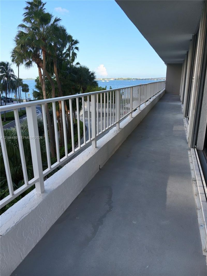 200 SE 15th Rd, Unit 4I, Miami, FL 33129 Photo