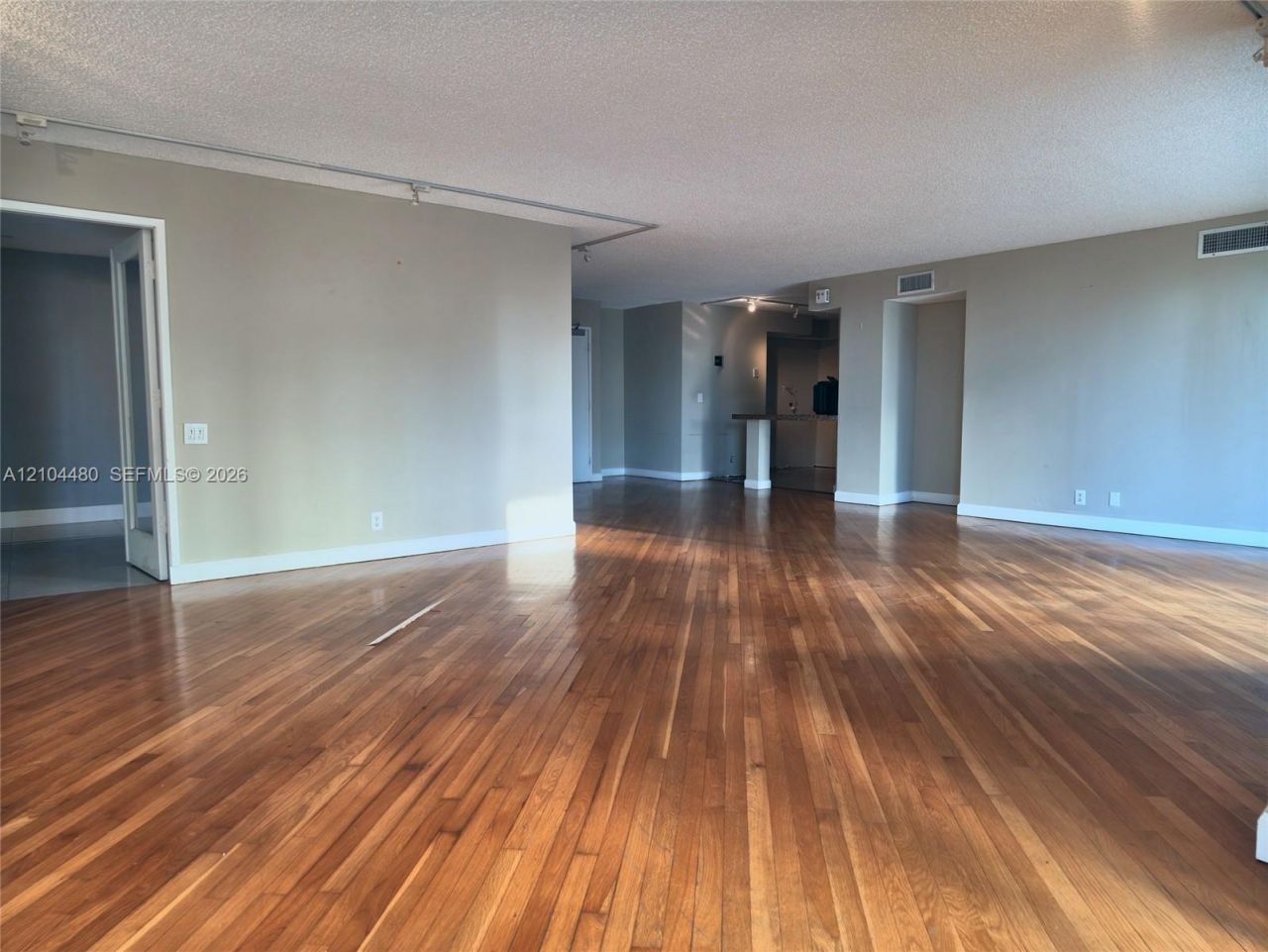200 SE 15th Rd, Unit 4I, Miami, FL 33129 Photo
