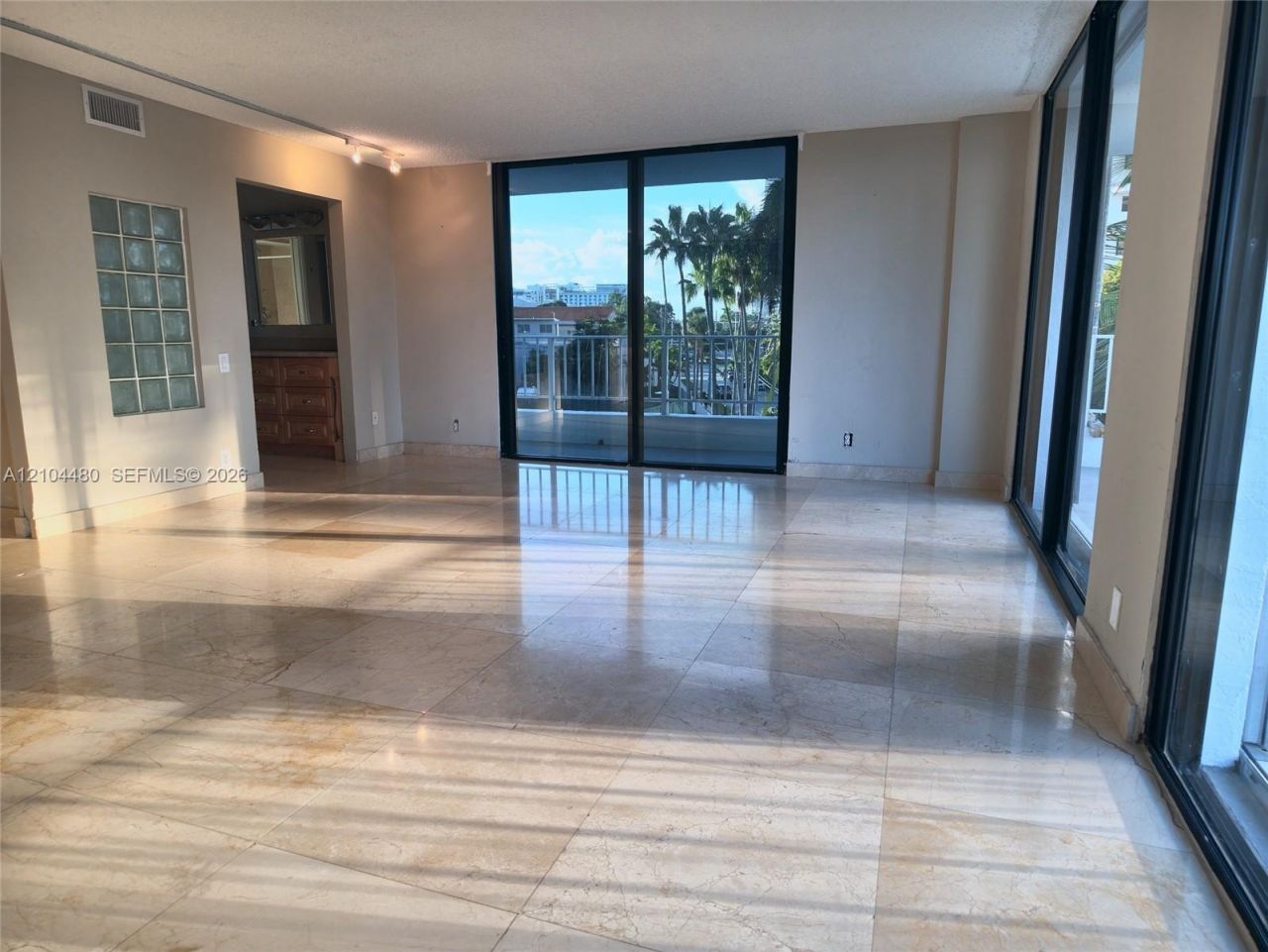 200 SE 15th Rd, Unit 4I, Miami, FL 33129 Photo