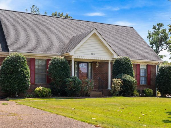 708 Saddle Trail Ct, Hermitage, TN 37076