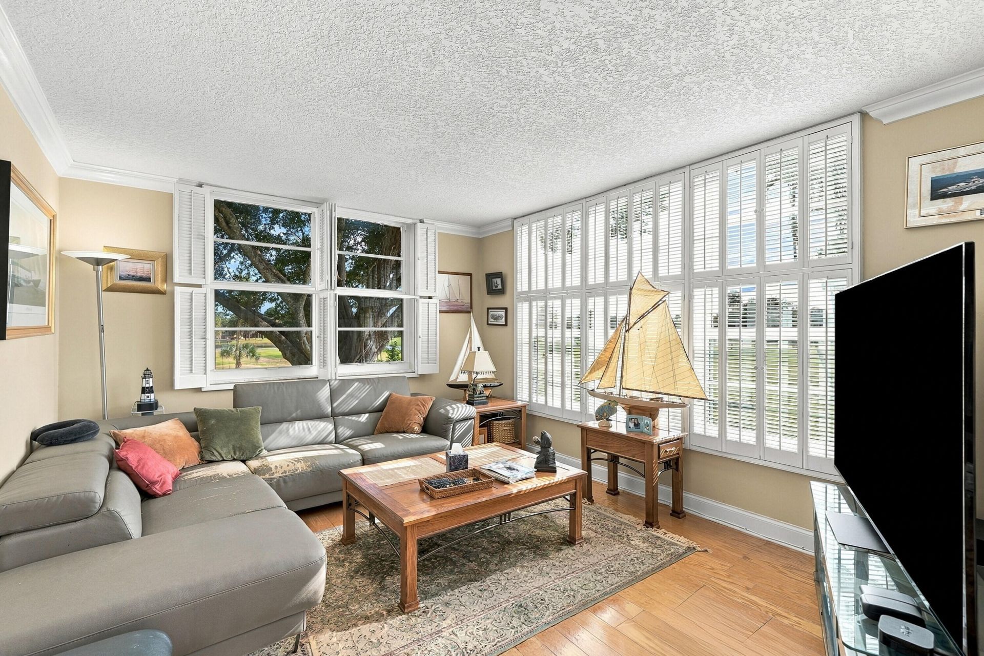 3980 Oaks Clubhouse Drive, Unit 212, Pompano Beach, FL 33069 Photo