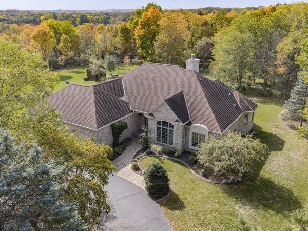 4945 S Calhoun ROAD, New Berlin, WI 53151
