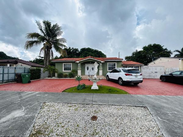 160 W 53rd Ter , Hialeah, FL 33012