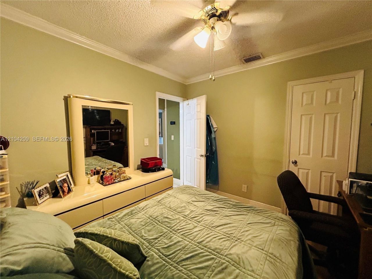 160 W 53rd Ter , Hialeah, FL 33012 Photo