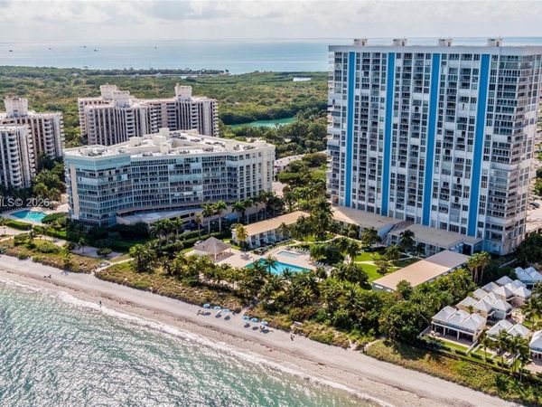 881 Ocean Dr , Unit TH31, Key Biscayne, FL 33149