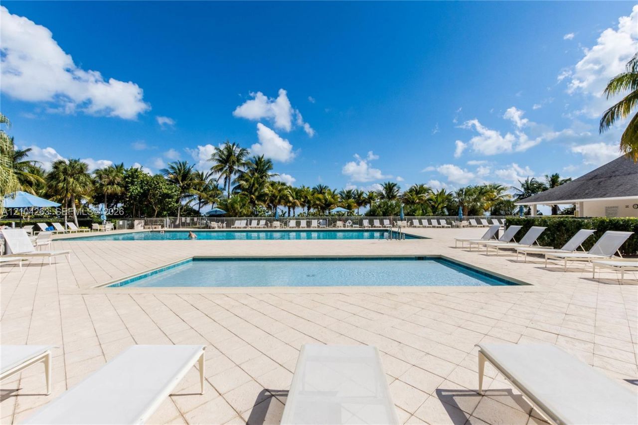 881 Ocean Dr , Unit TH31, Key Biscayne, FL 33149 Photo