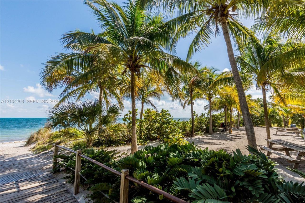 881 Ocean Dr , Unit TH31, Key Biscayne, FL 33149 Photo