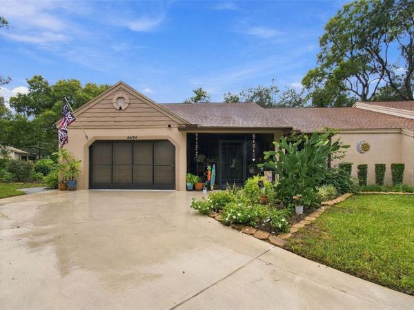 6694 PIN OAK COURT , SPRING HILL, FL 34606