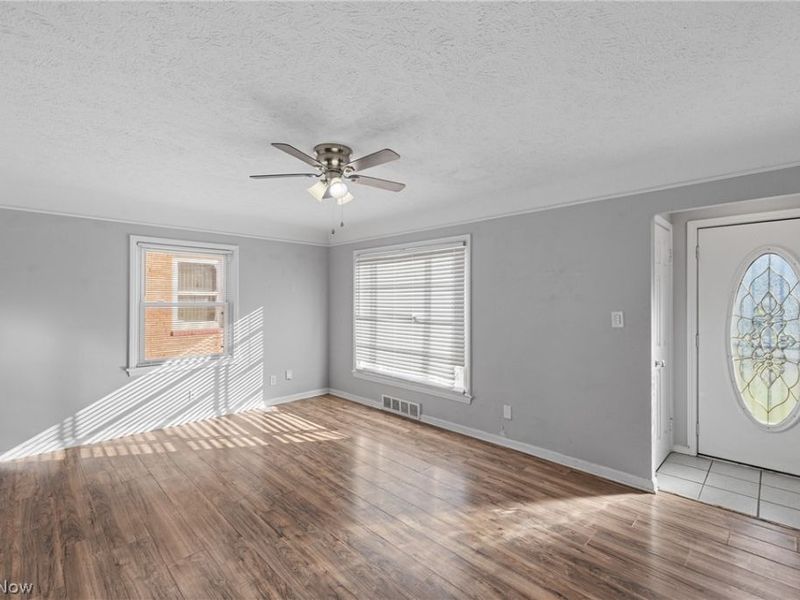 4444 Glenview Road, Warrensville Heights, OH 44128 Photo 4