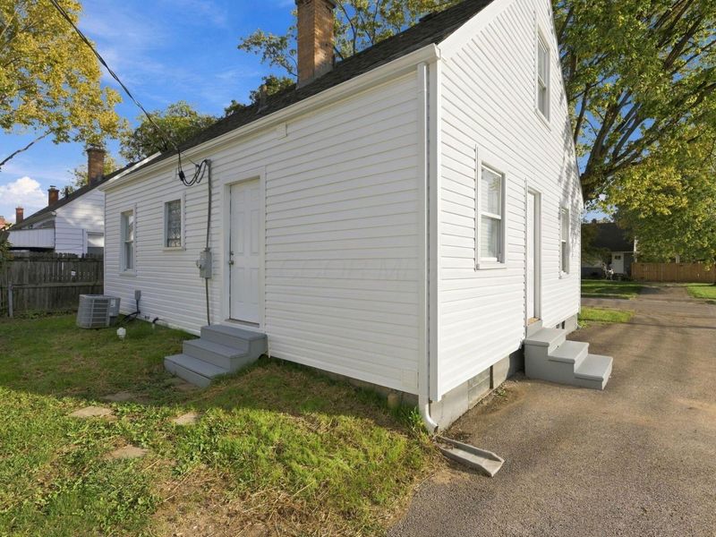 816 Wainwright Drive , Columbus, OH 43224 Photo 28