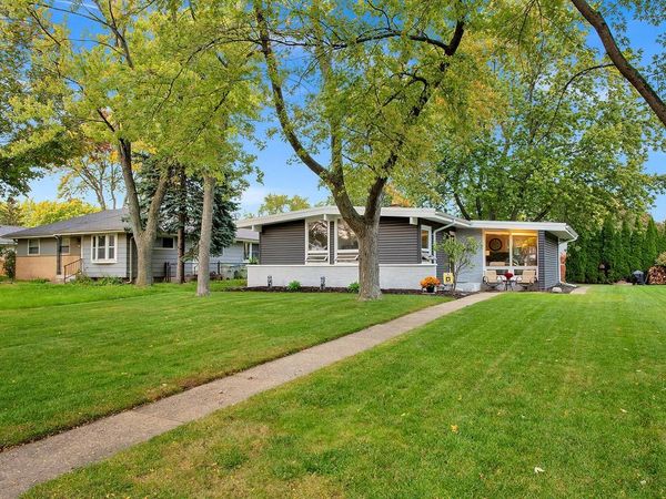 5674 S Honey Creek DRIVE, Milwaukee, WI 53221