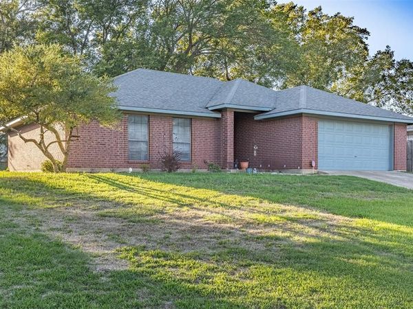 305 Ross Avenue, Denison, TX 75020