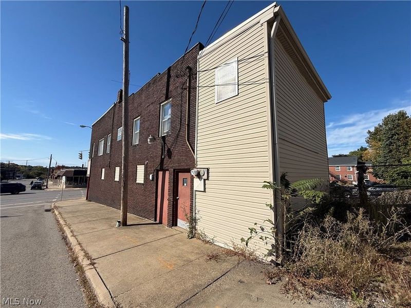 101 N State Street, Girard, OH 44420 Photo 2