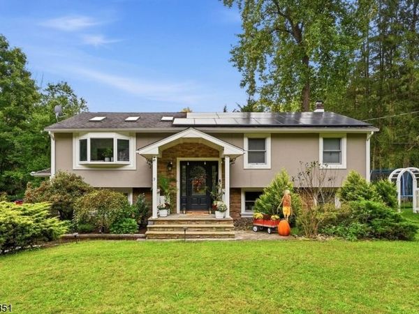 9 Ponderosa Pl, West Milford, NJ 07421