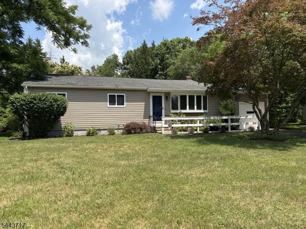 60 Meadowbrook Dr, Hillsborough, NJ 08844
