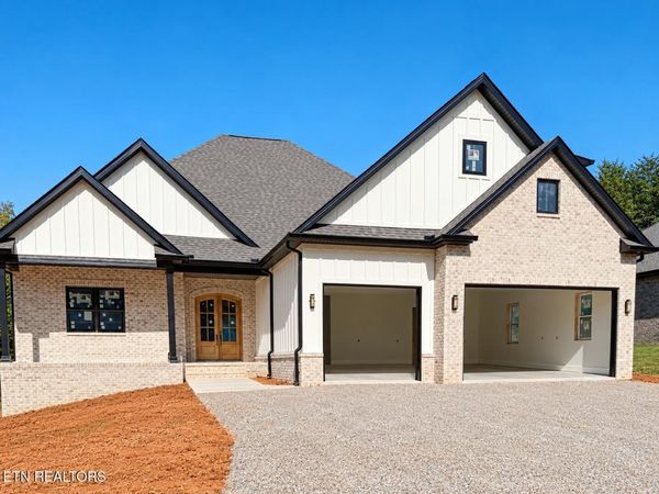137 Sikwa Tr, Vonore, TN 37885