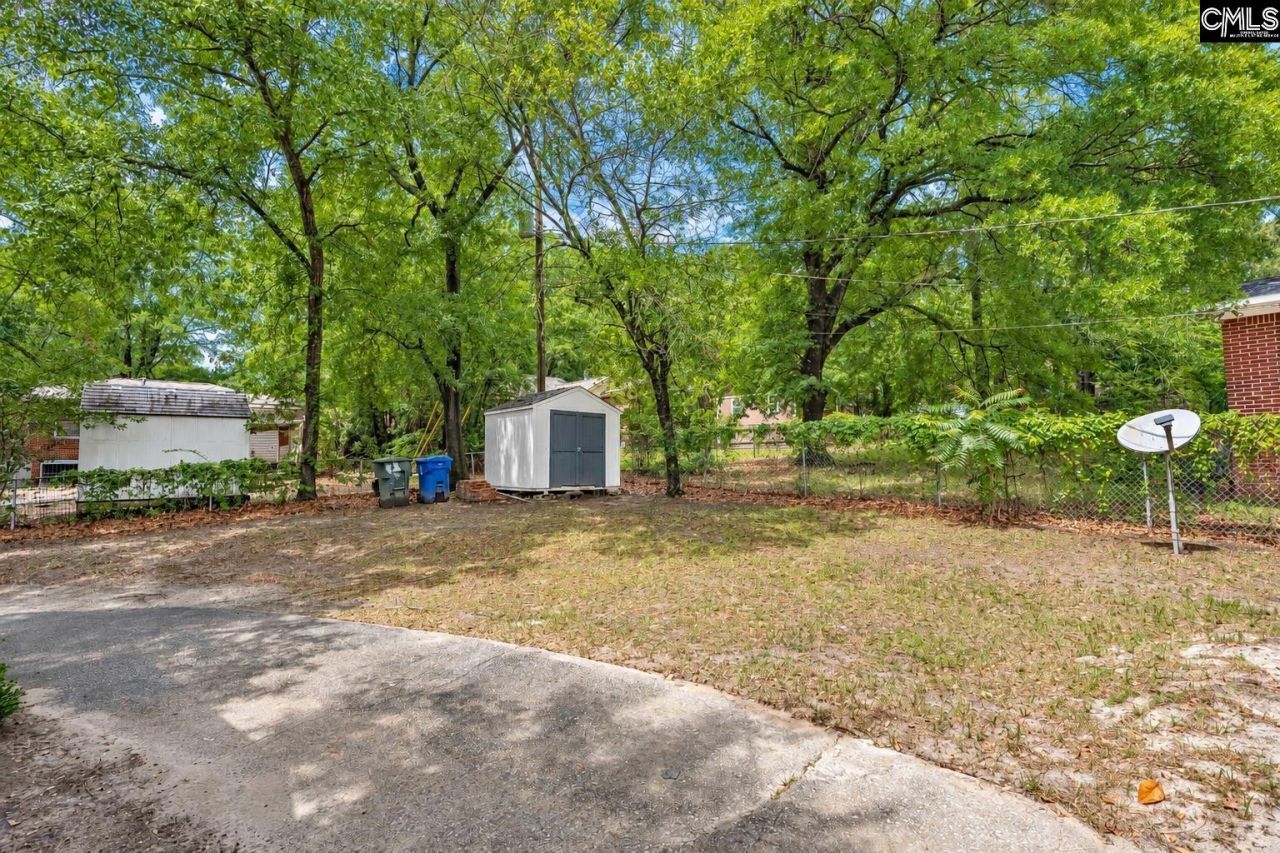 955 Laurie Lane  Photo 31