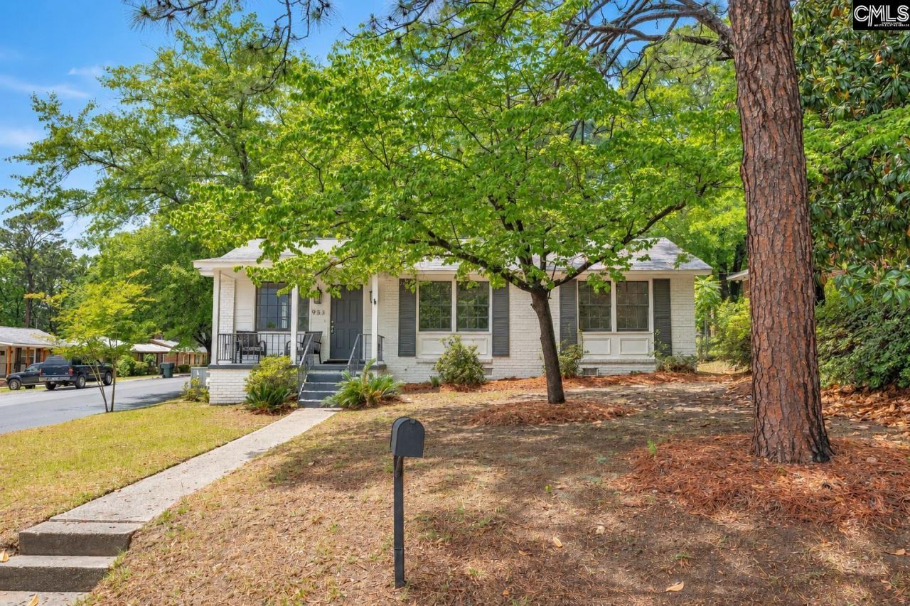 955 Laurie Lane  Photo 4