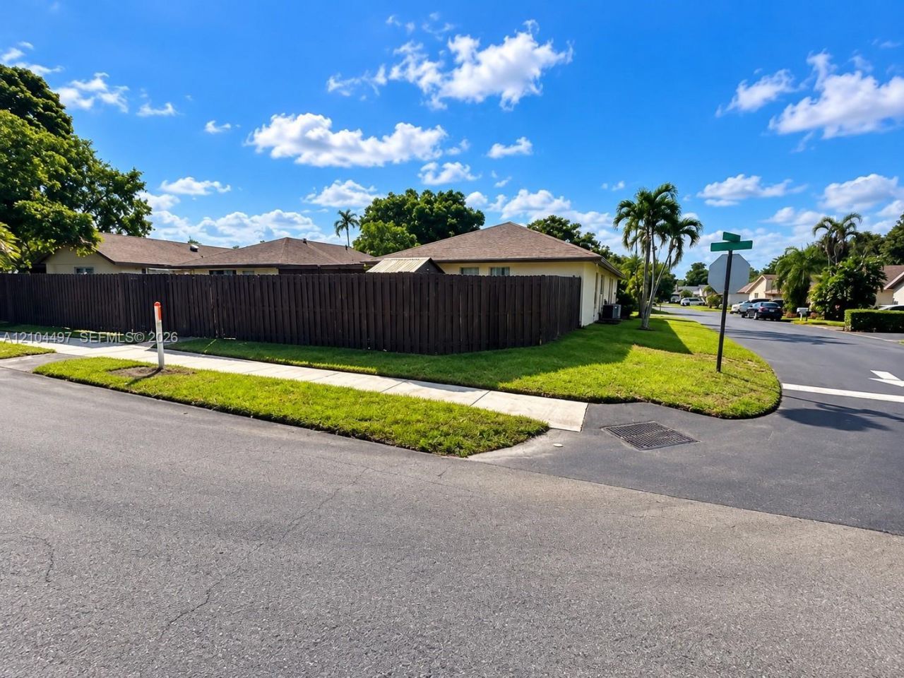 2074 SW 71st Way , Davie, FL 33317 Photo