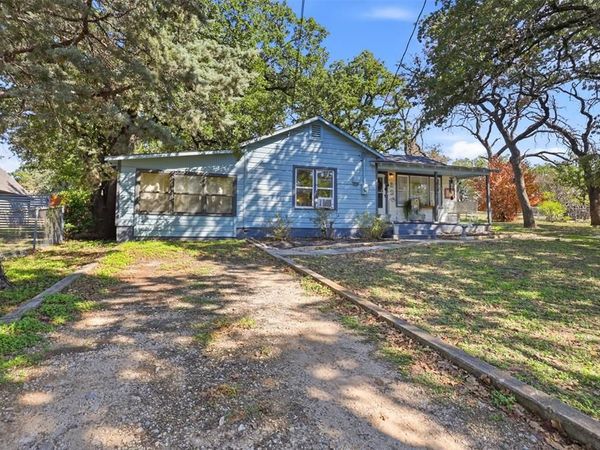 425 Dunaway Lane, Azle, TX 76020