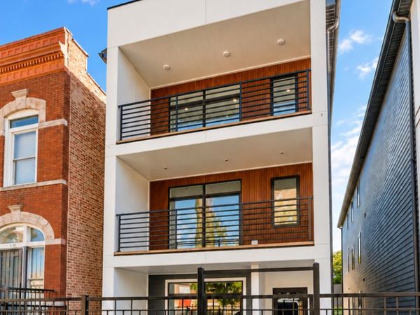 2917 W Arthington Street , Chicago, IL 60612