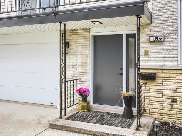 10932 S Kilbourn Avenue , Oak Lawn, IL 60453
