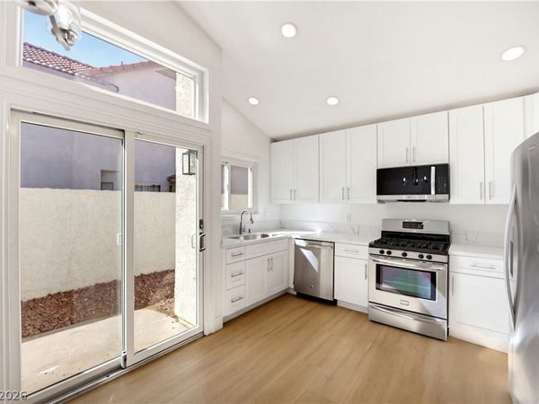 3312 Sturbridge Circle, Las Vegas, NV 89129