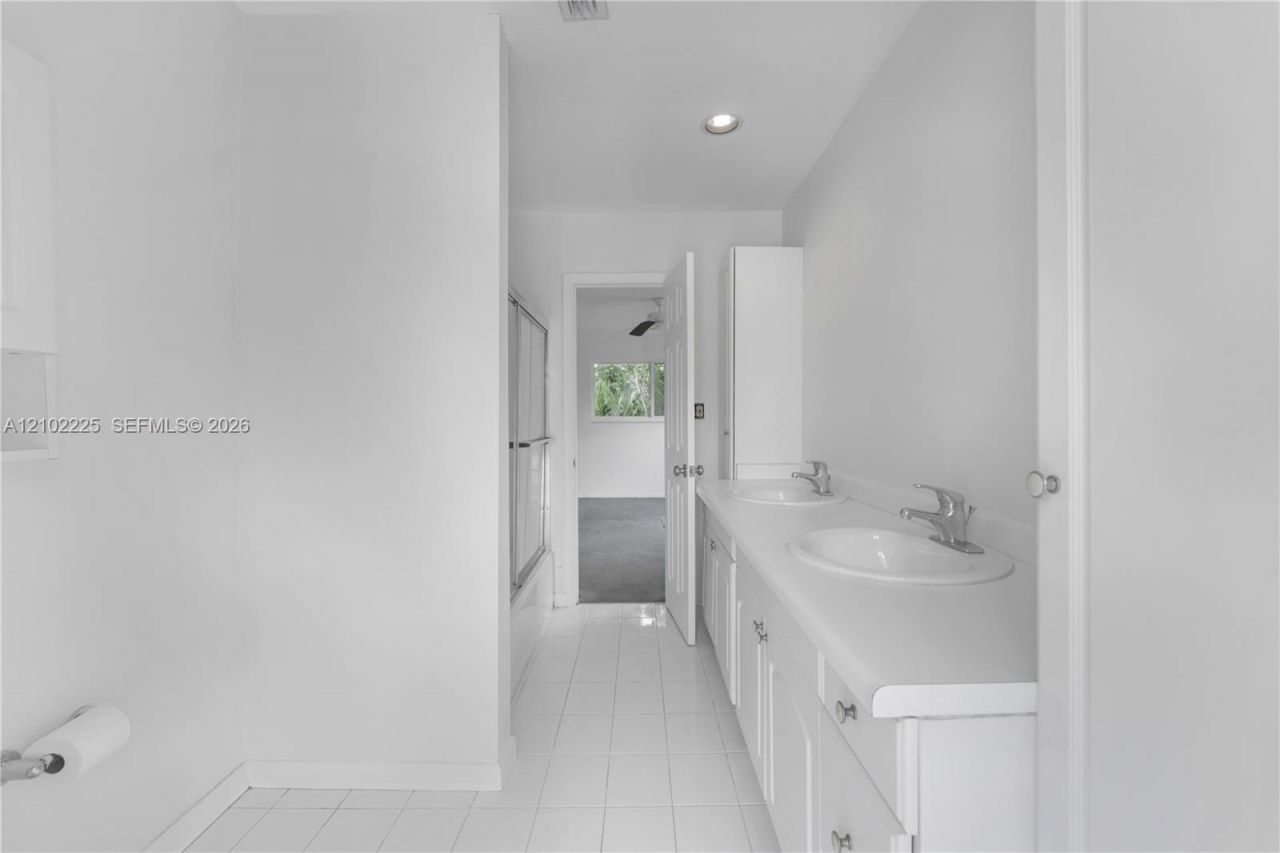 17720 SW 89th Ct, Palmetto Bay, FL 33157 Photo