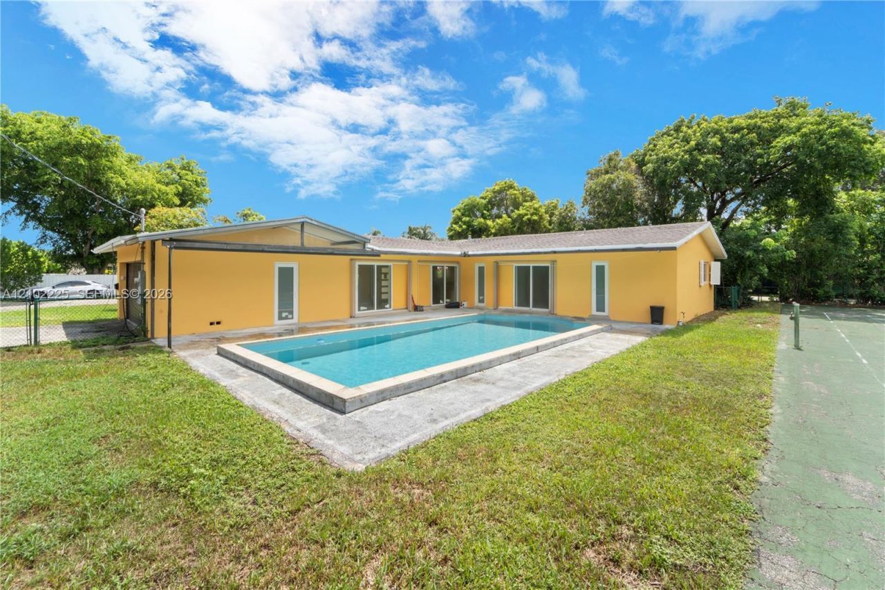 17720 SW 89th Ct, Palmetto Bay, FL 33157 Photo
