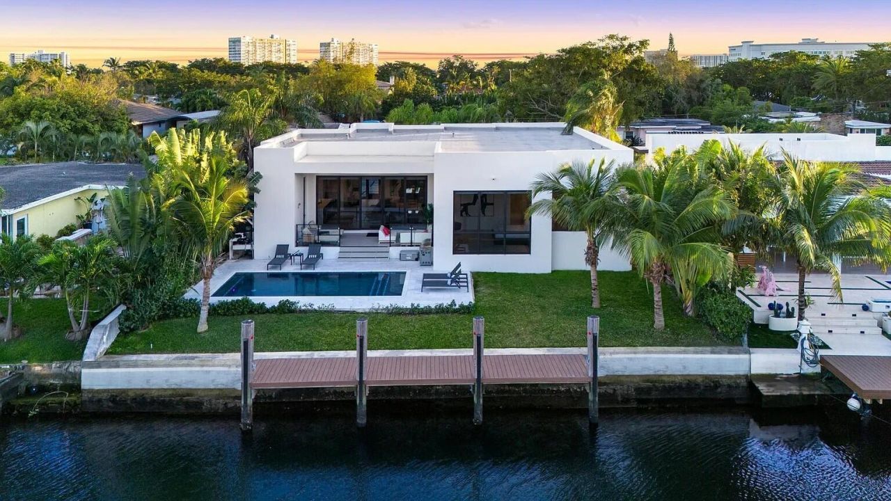 1905 N Hibiscus Drive, North Miami, FL 33181 Photo