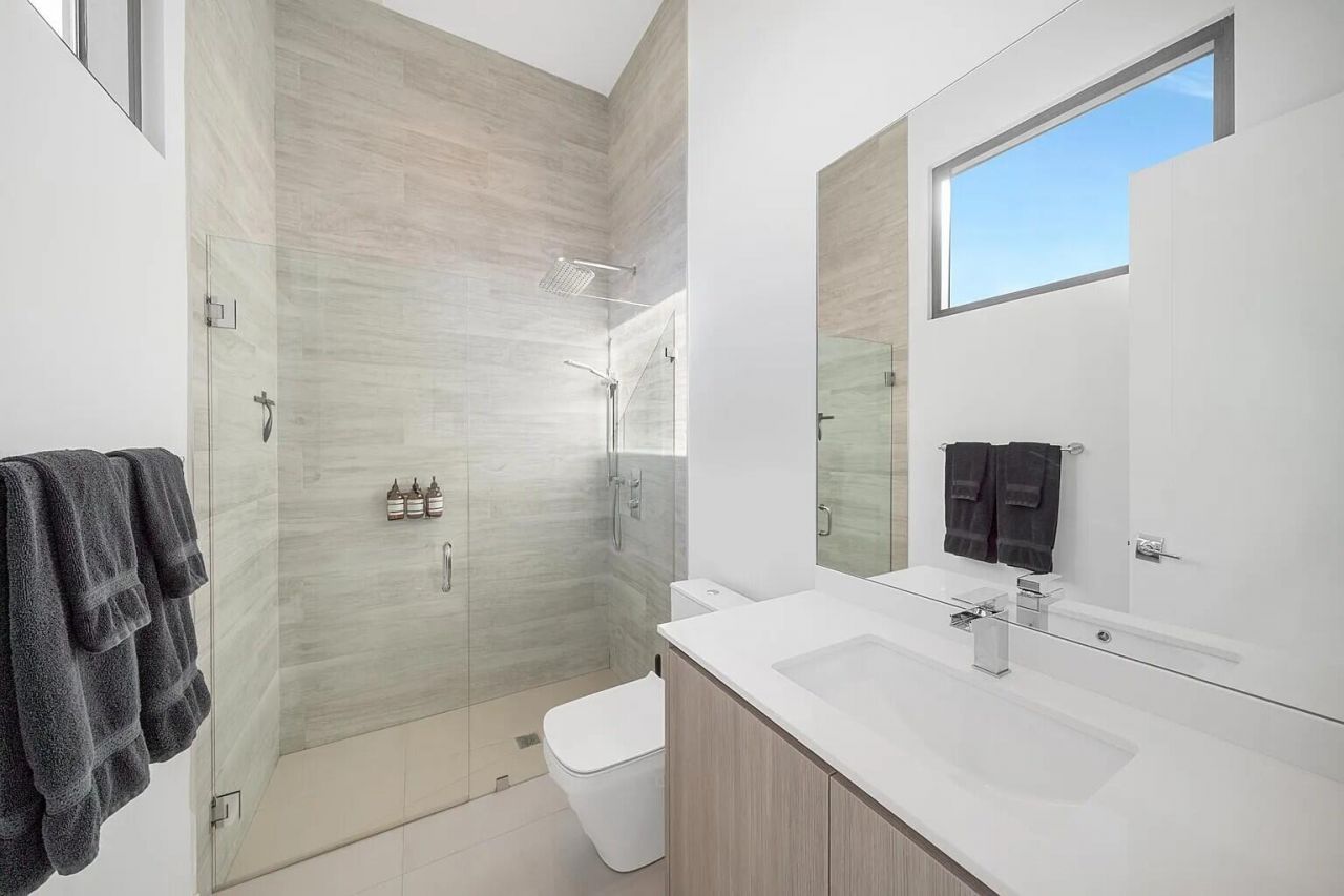 1905 N Hibiscus Drive, North Miami, FL 33181 Photo