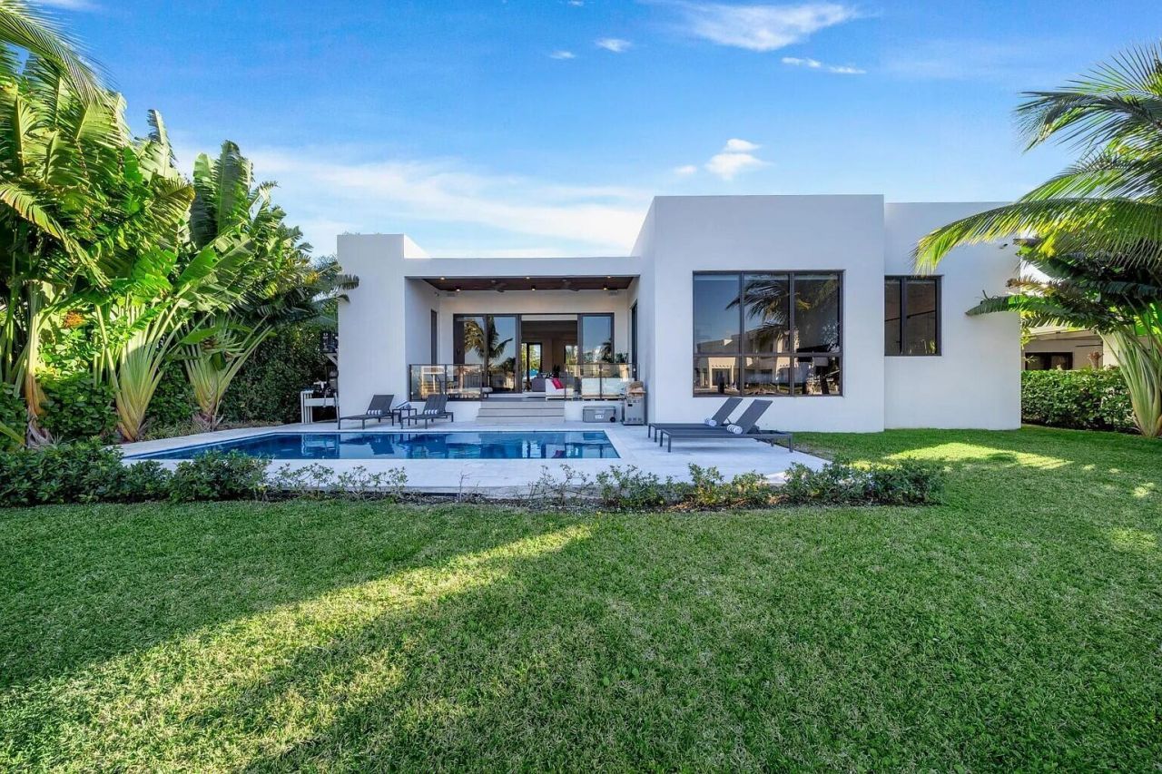 1905 N Hibiscus Drive, North Miami, FL 33181 Photo